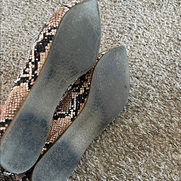 Steve Madden Tan and Black Snake Pattern Loafers - Picture 4 of 4